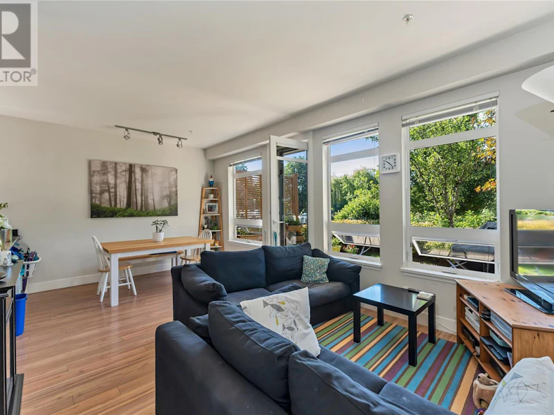104 - 935 Cloverdale Avenue, Saanich BC V8X 2T4