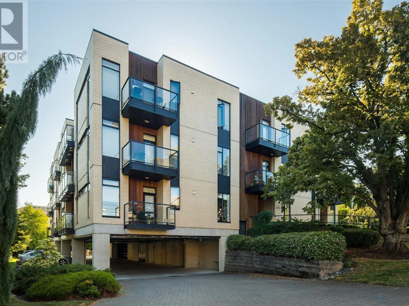 203 - 3259 Alder Street, Saanich BC V8X 1P3