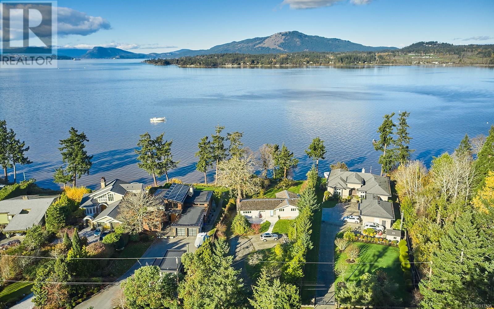 9760 Glynnwood Park Road, North Saanich, BC, V8L 5H4