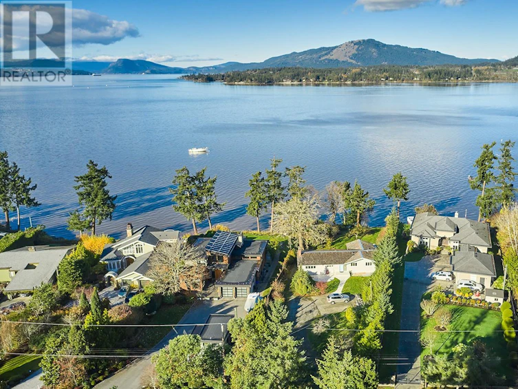 9760 Glynnwood Park Road, North Saanich, BC, V8L 5H4
