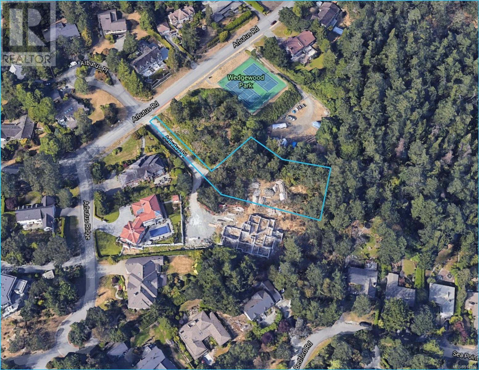2789 Arbutus Road, Saanich, BC, V8N 5X6