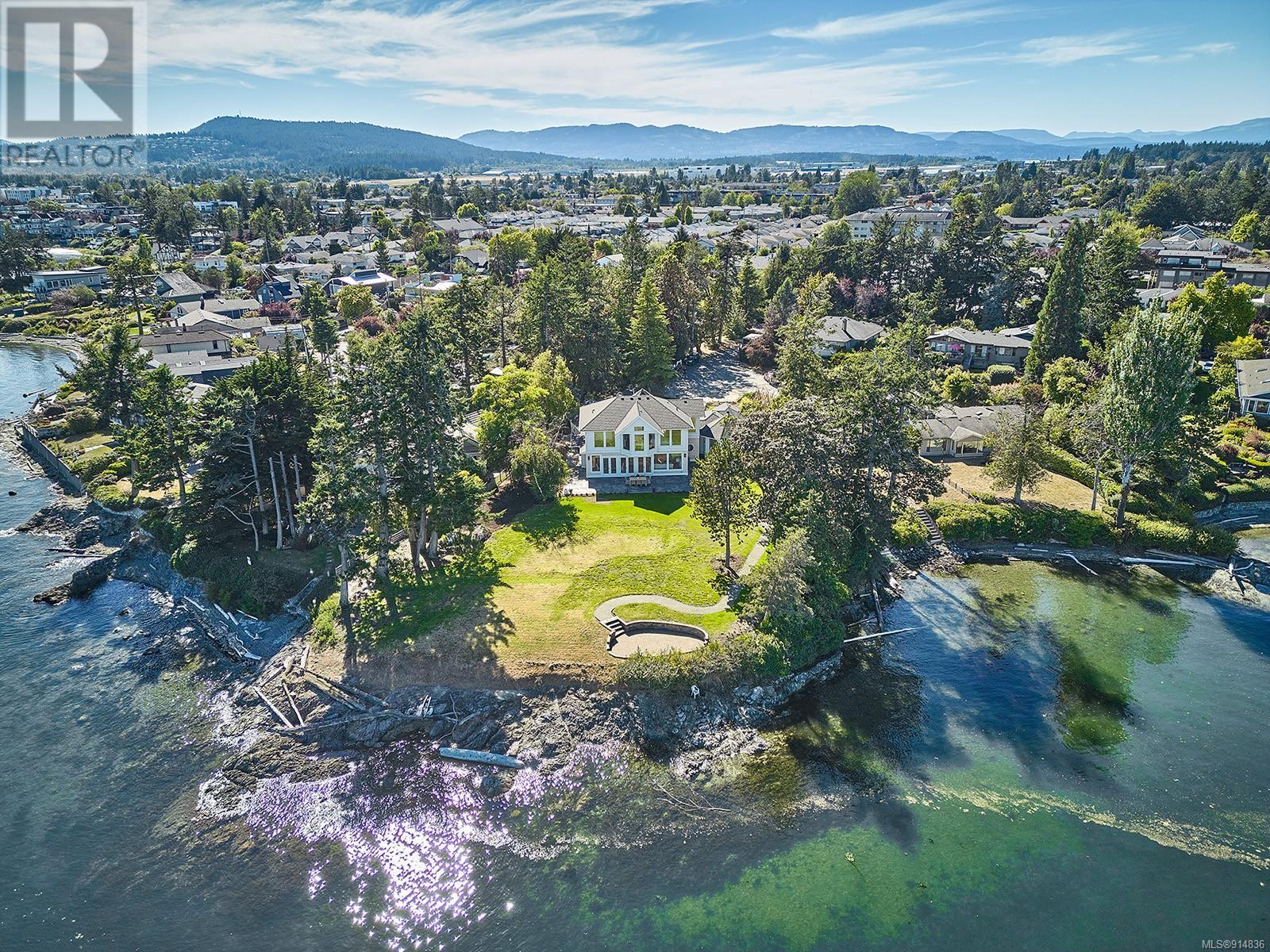 2518 Shoreacres Road, Sidney, BC, V8L 2E2