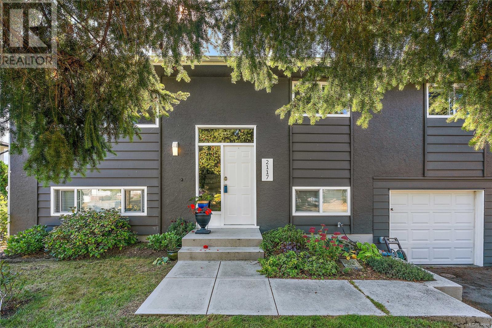 2117 Skylark Lane, Sidney, BC, V8L 1Y5
