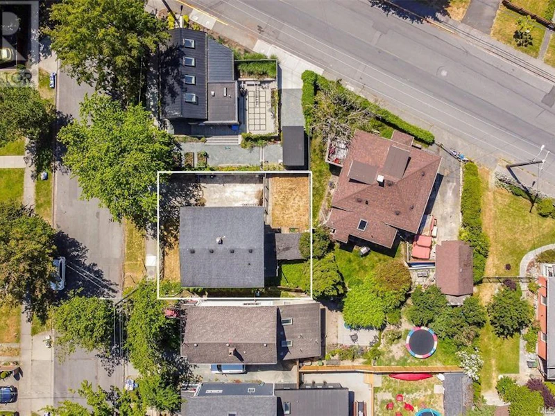 737 Belton Avenue, Victoria BC