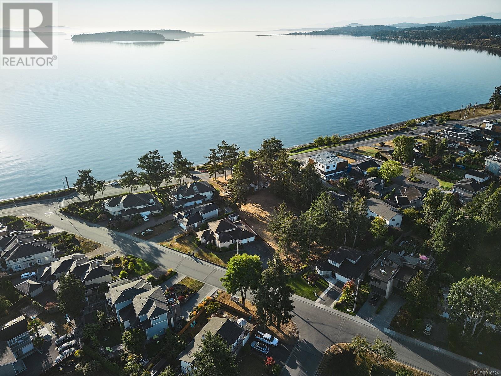9376 Lochside Drive, Sidney, BC, V8L 1N7