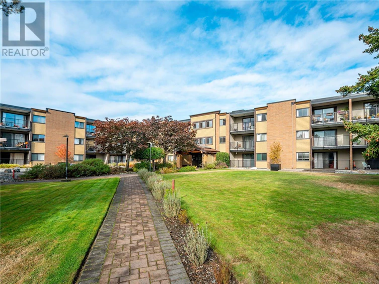 204-1870 Mckenzie Avenue, Saanich, BC, V8N 4X3