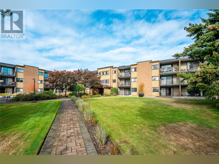204-1870 Mckenzie Avenue, Saanich, BC, V8N 4X3