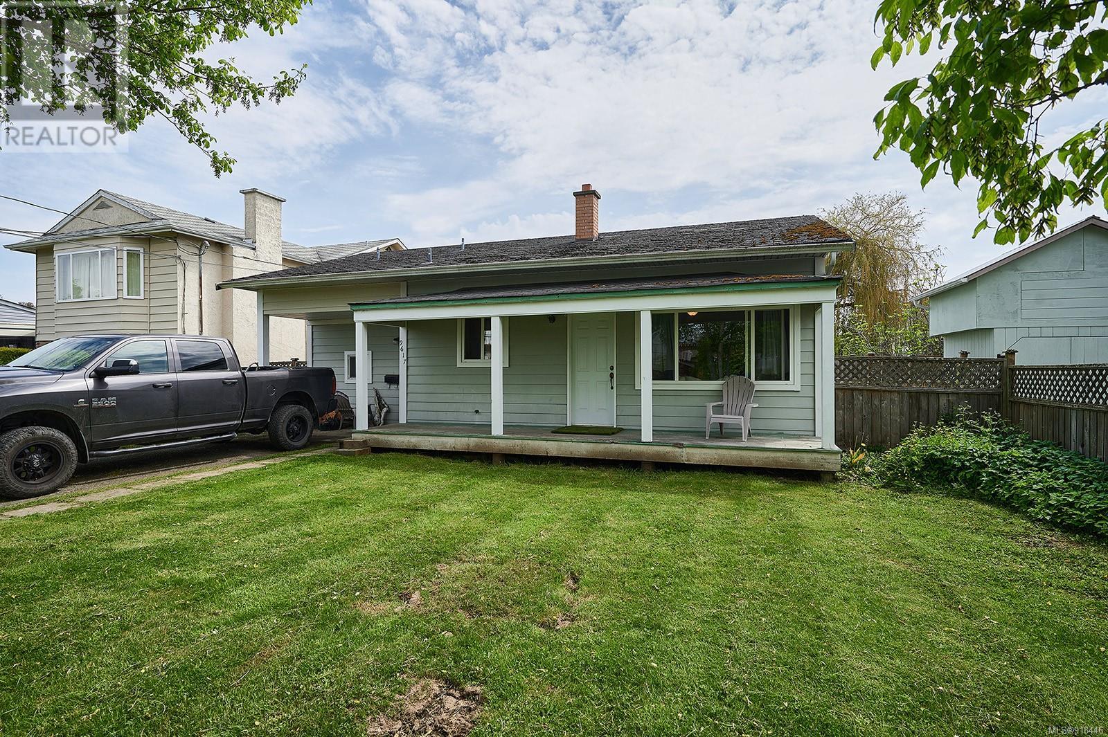 9617 Fourth Street, Sidney, BC, V8L 2Y5