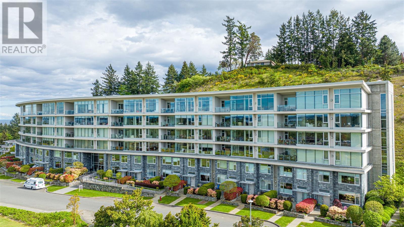 501-5332 Sayward Hill Crescent, Saanich, BC, V8Y 3H8