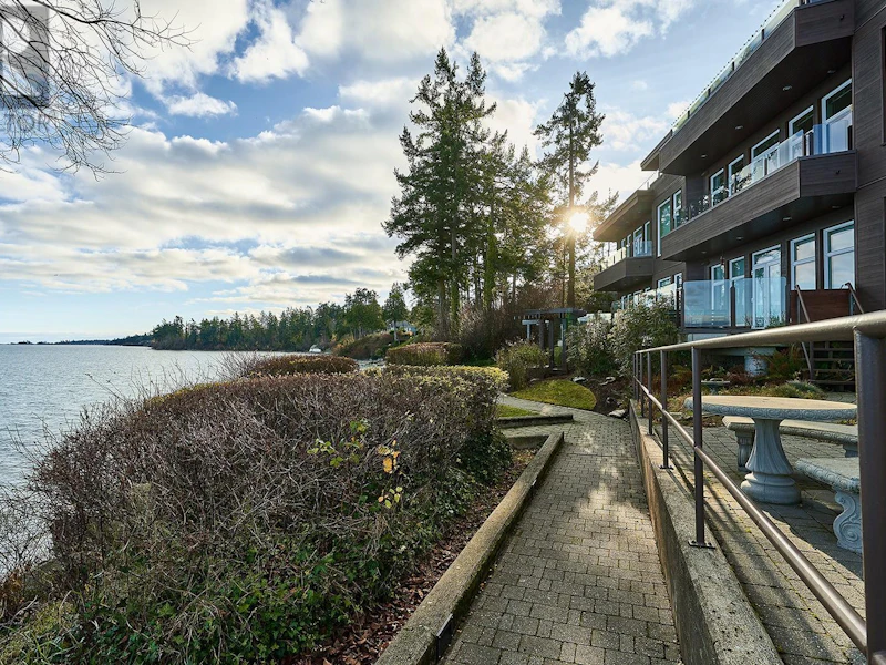 202 - 9115 Lochside Drive, North Saanich BC V8L 0A9