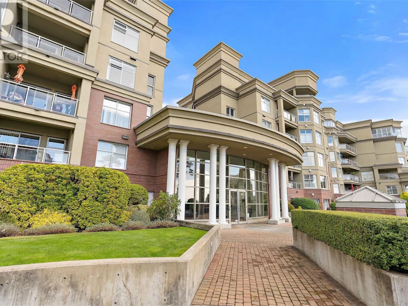 PH3 - 165 Kimta Road, Saanich BC V9A 7P1