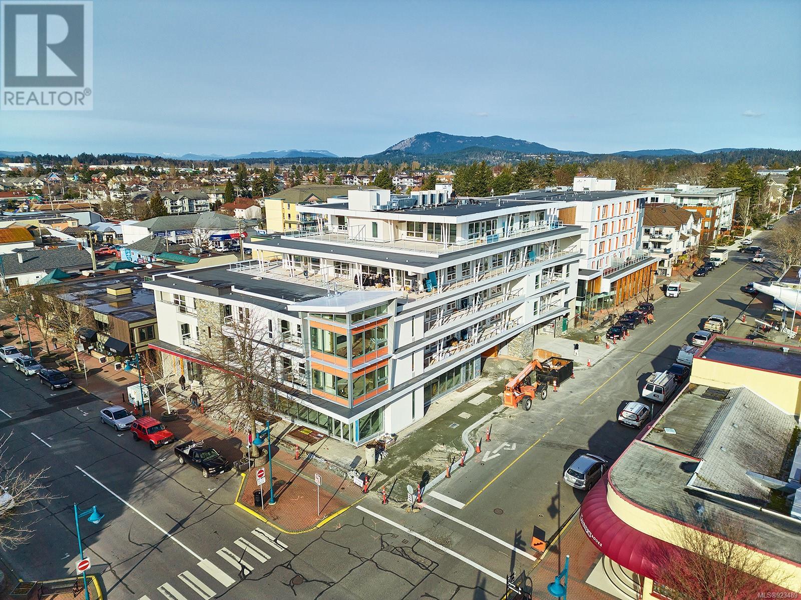 305-9818 Fourth Street, Sidney, BC, V8L 1X4