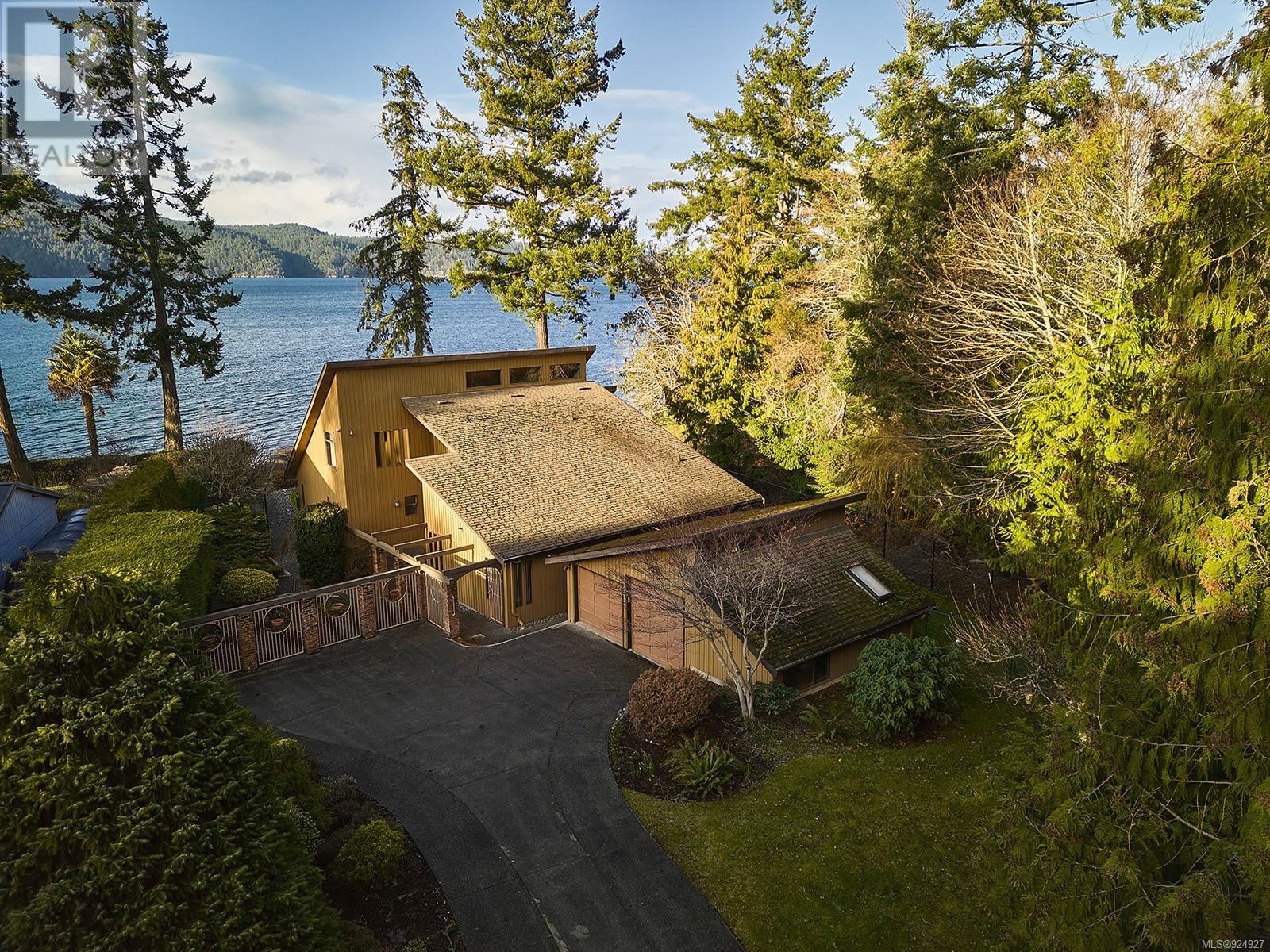 11665 Jupata Way, North Saanich, BC, V8L 5K1
