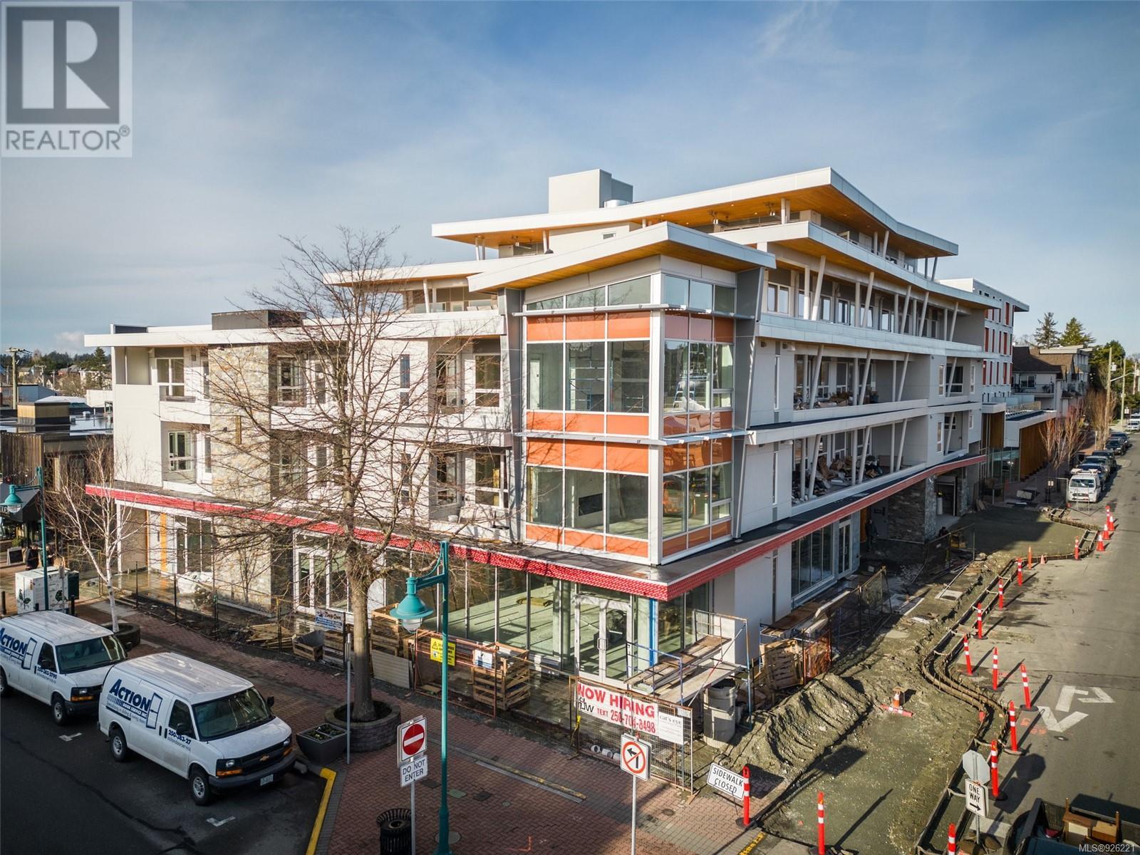 208-9818 Fourth Street, Sidney, BC, V8L 1X4