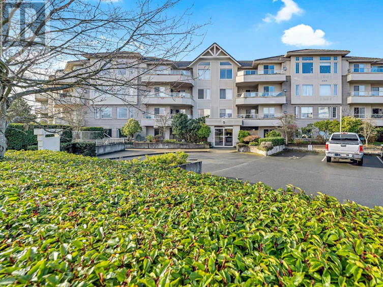 208-3700 Carey Road, Saanich, BC, V8Z 4C2