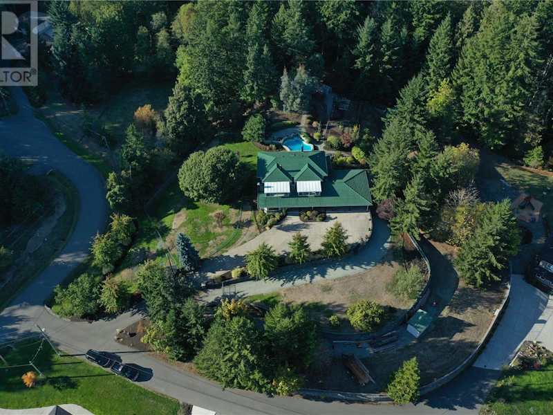 11353 Hummingbird Place, North Saanich BC V8L 5S3