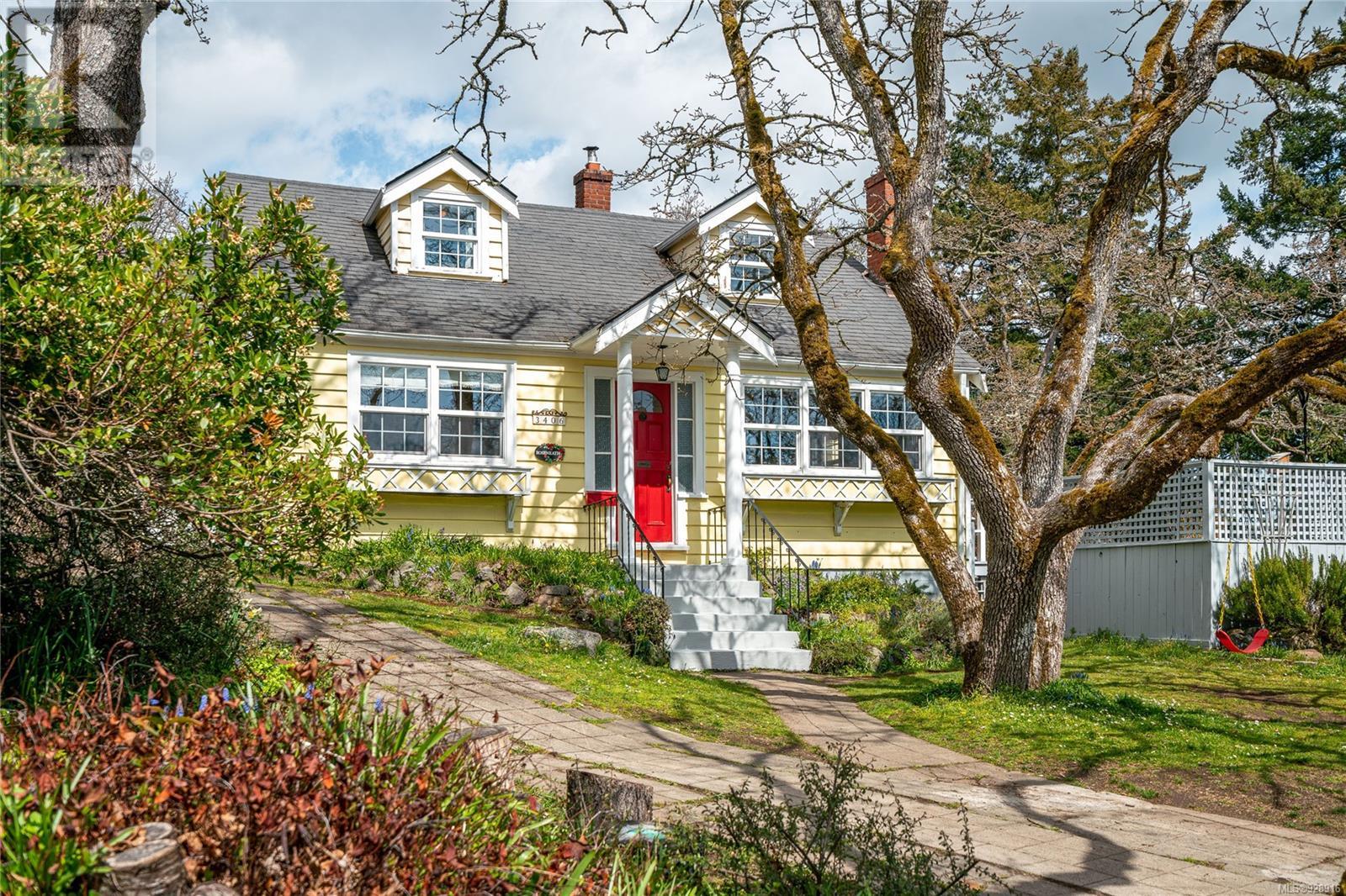 3406 Connorton Lane, Saanich, BC, V8P 3K1