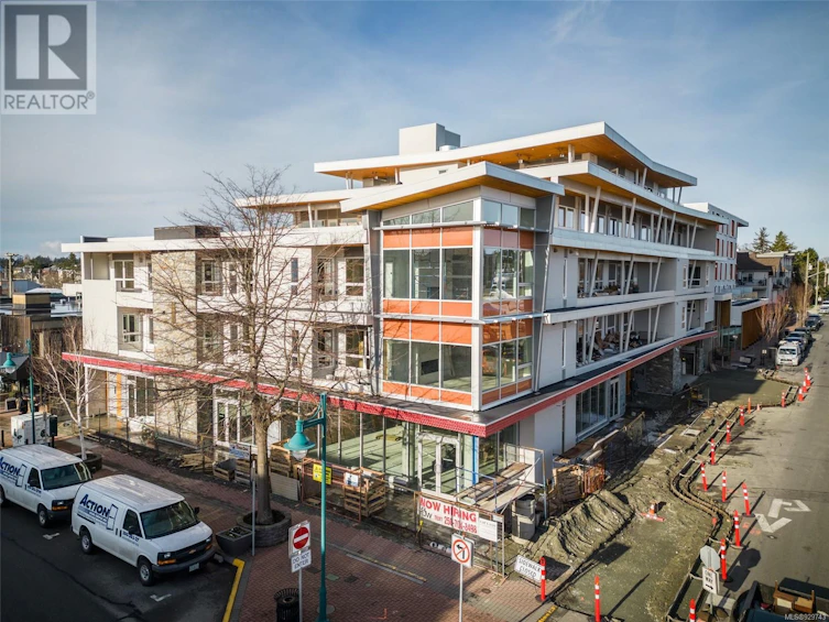 305-9818 Fourth Street, Sidney, BC, V8L 1X4