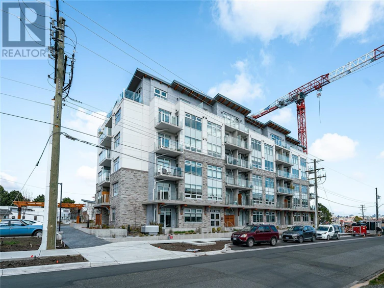 105-916 Lyall Street, Esquimalt, BC, V9A 5E6