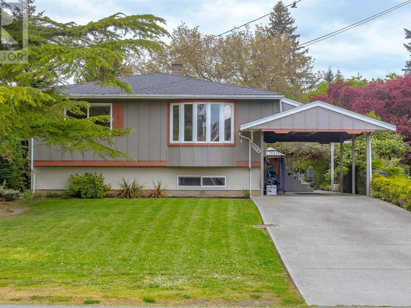 972 Mcbriar Avenue, Saanich BC V8X 3M2