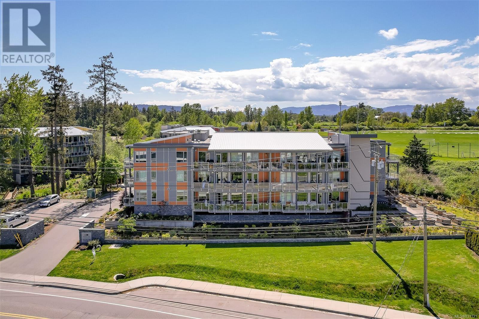 S405-10680 Mcdonald Park Road, North Saanich, BC, V8L 5S7