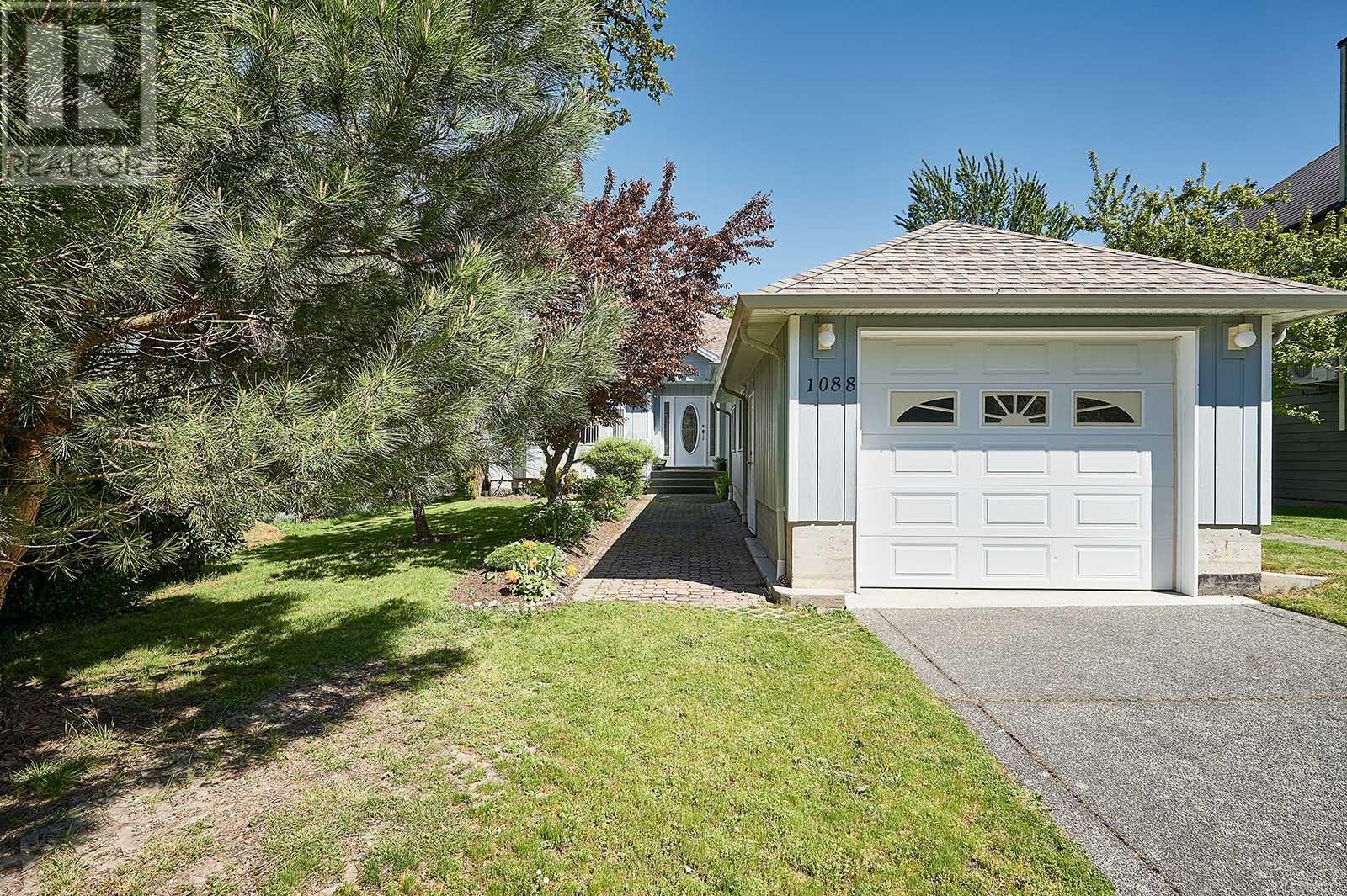 1088 Lucille Drive, Central Saanich, BC, V8M 1C8