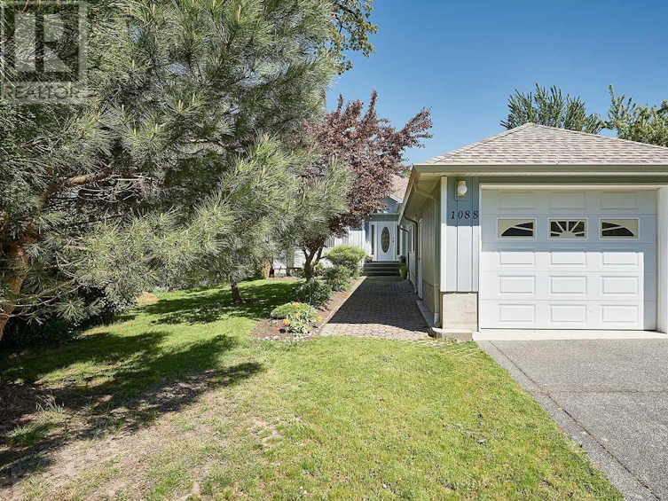 1088 Lucille Drive, Central Saanich, BC, V8M 1C8