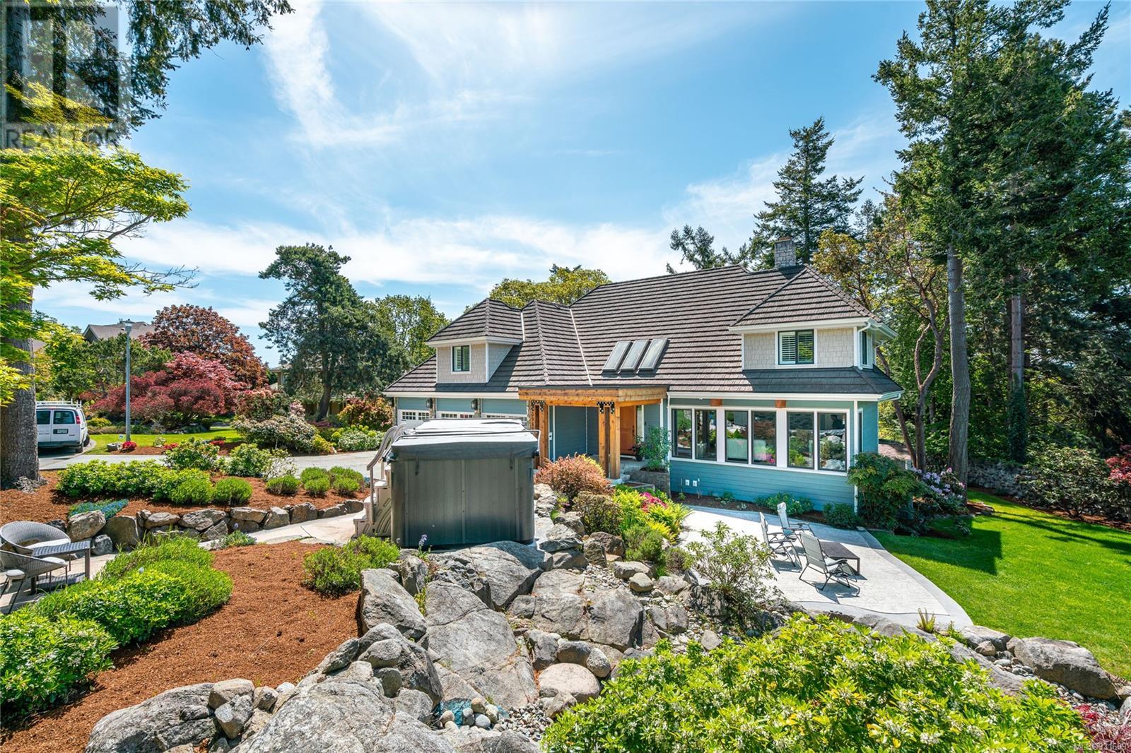 3960 Wedgepoint Terrace, Saanich, BC, V8N 5W8