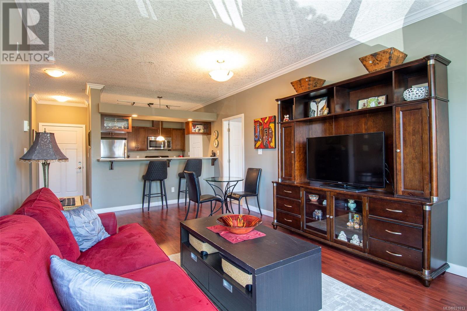 209-7088 West Saanich Road, Central Saanich, BC, V8M 1P9