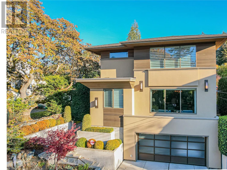 935 Royal Terrace, Victoria, BC, V8S 3K9