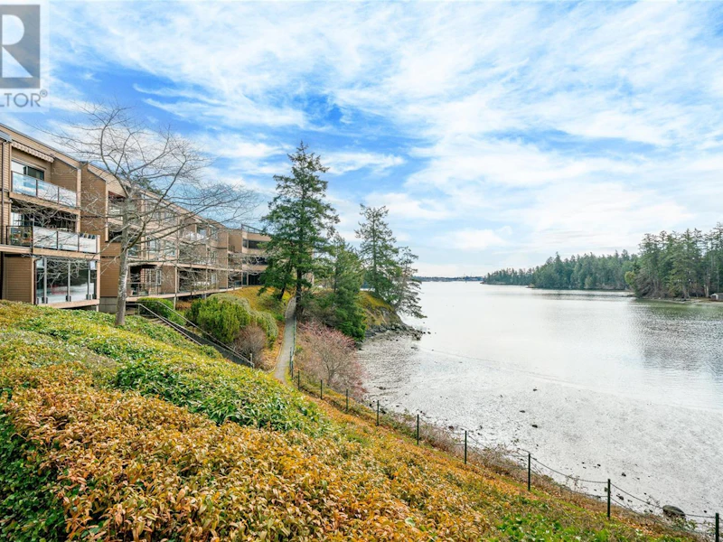 113 - 485 Island Highway, View Royal BC V9B 5H7