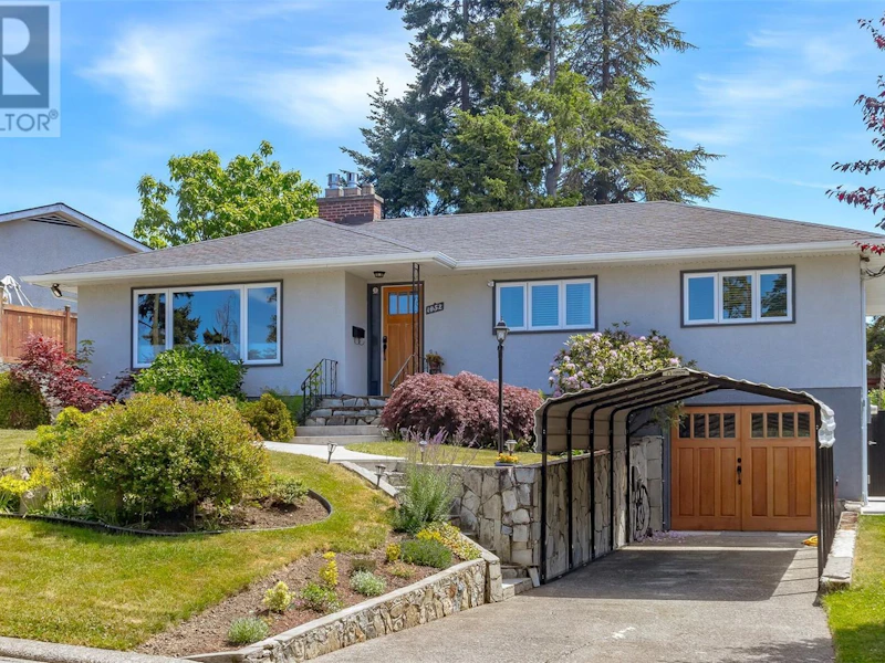 1052 Gosper Crescent, Esquimalt BC V9A 4J3