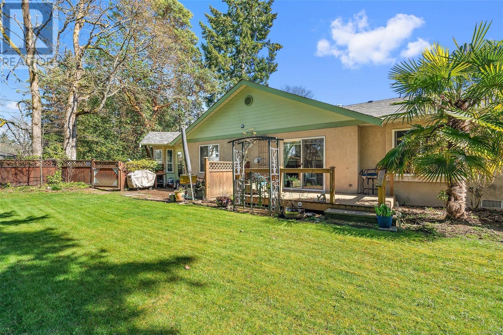 103-1049 Costin Avenue, Langford, BC, V9B 2T4