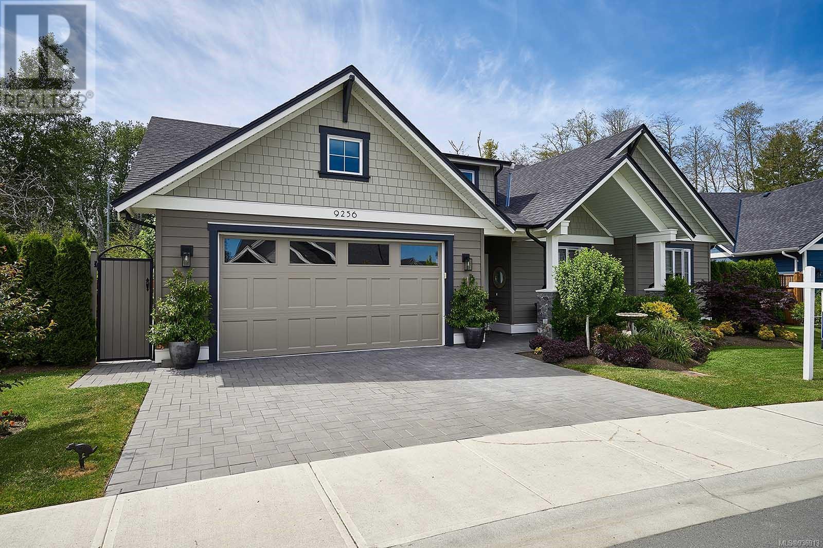 9256 Bakerview Close, North Saanich, BC, V8L 2Y1