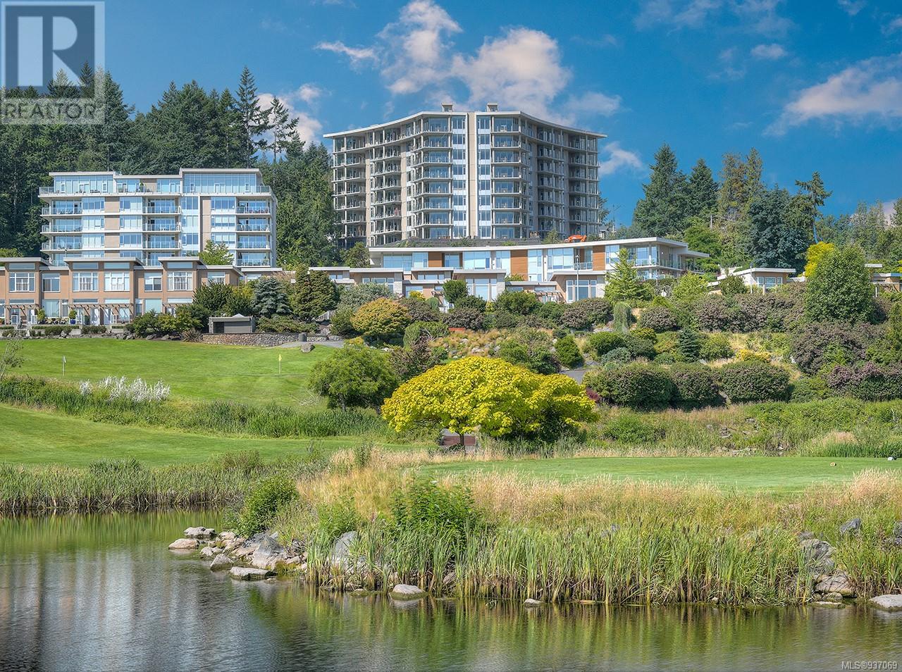 804-5388 Hill Rise Terrace, Saanich, BC, V8Y 3K3