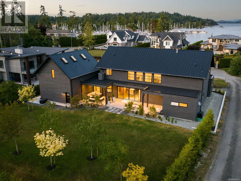 10740 N Bayfield Road, North Saanich BC