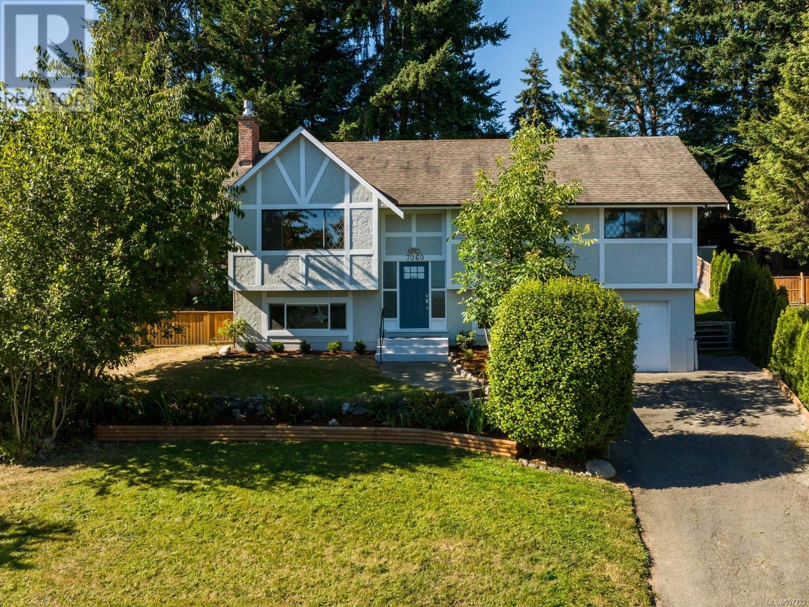7060 Silverdale Place, Central Saanich, BC, V8M 1G9