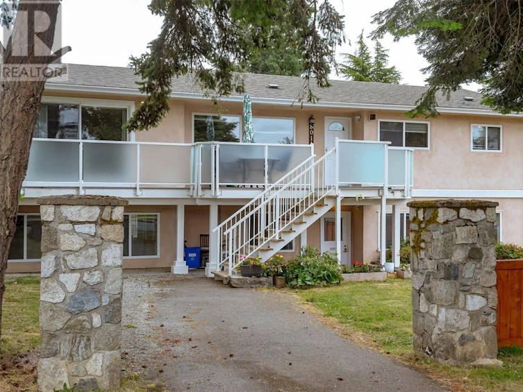 8011 East East Saanich Road, Central Saanich, BC, V8M 1K1