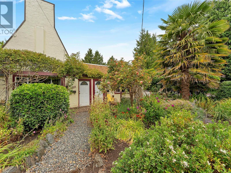 520 Springfield Street, Victoria BC V9A 3Y5