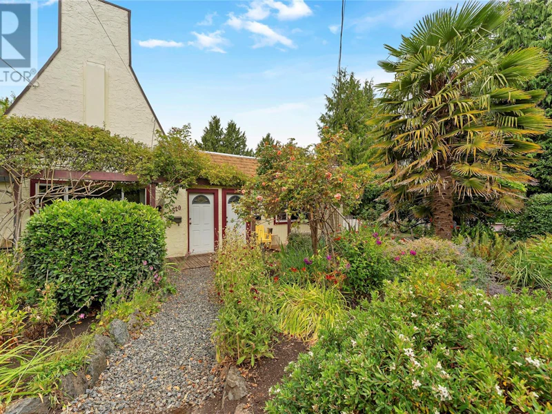 522 Springfield Street, Victoria BC V9A 3Y5