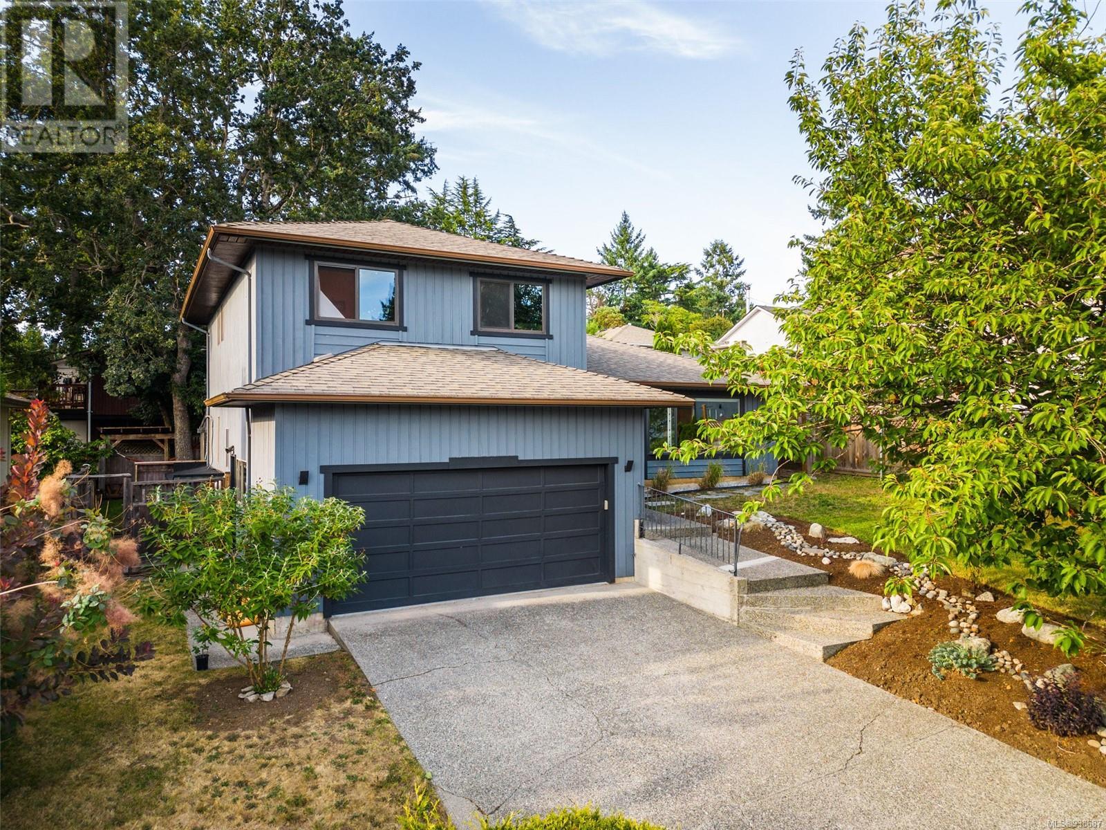 972 Damelart Way, Central Saanich, BC, V8M 1C2