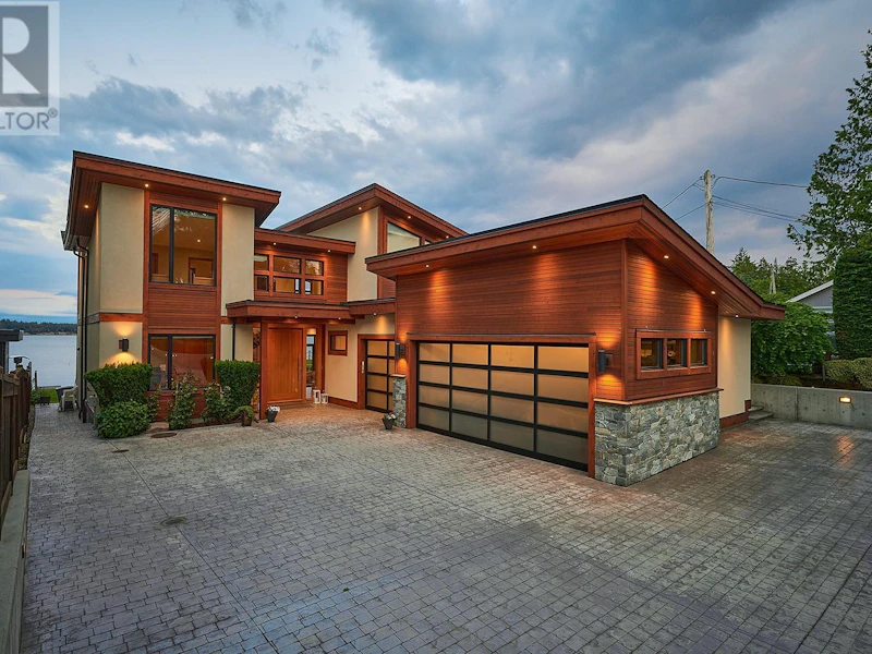 8521 Lochside Drive, North Saanich BC V8L 1M5