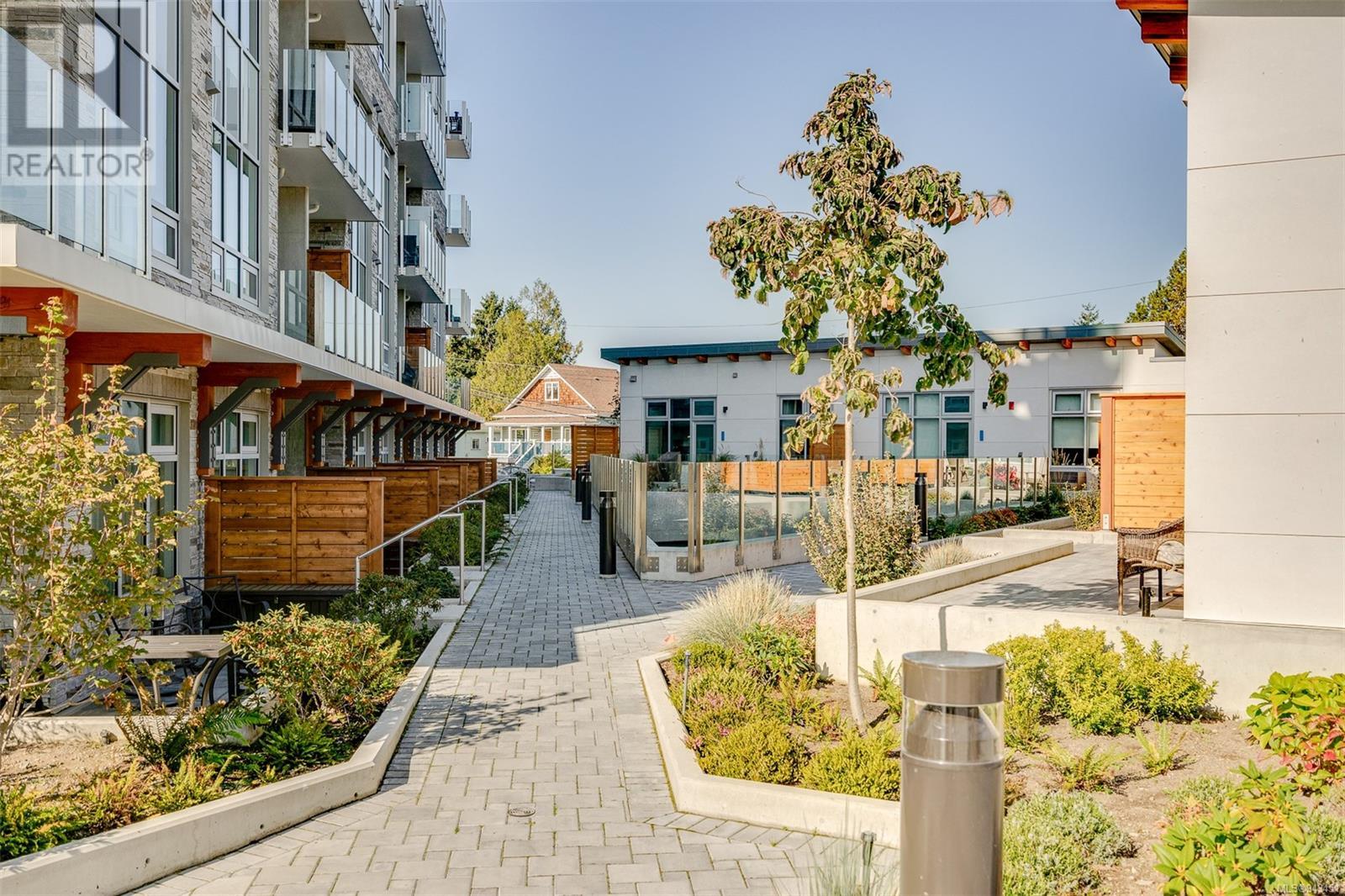 212-916 Lyall Street, Esquimalt, BC, V9A 5E6 - 2