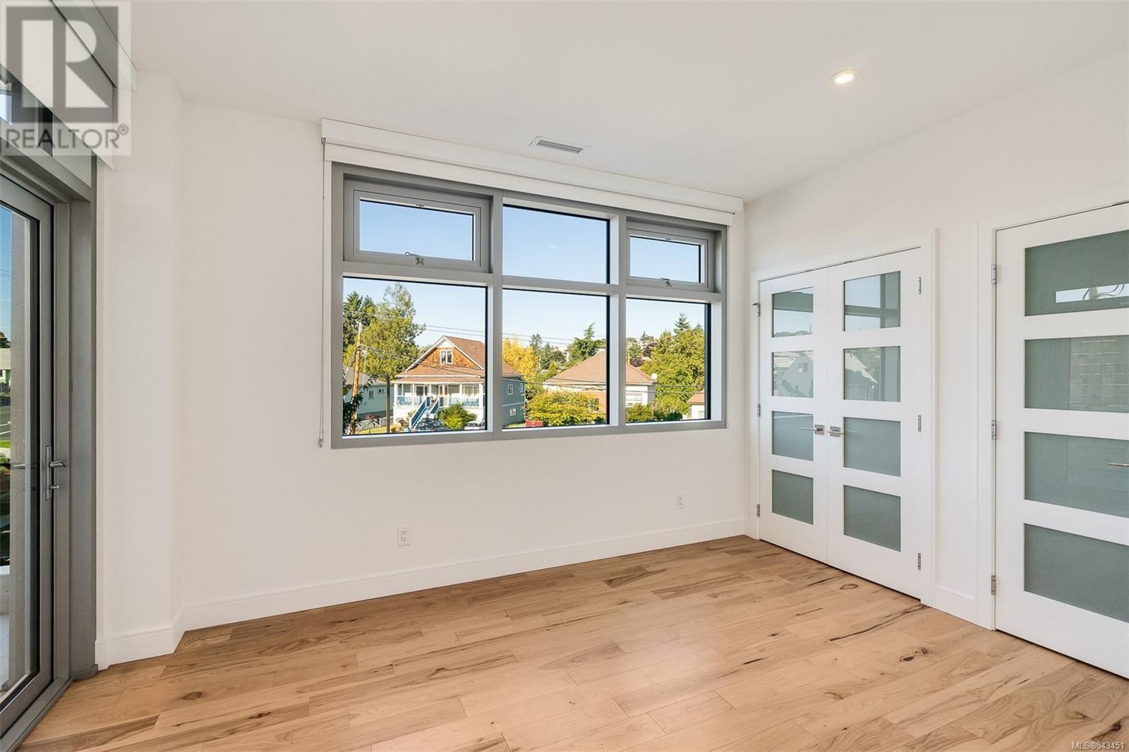 212-916 Lyall Street, Esquimalt, BC, V9A 5E6 - 17