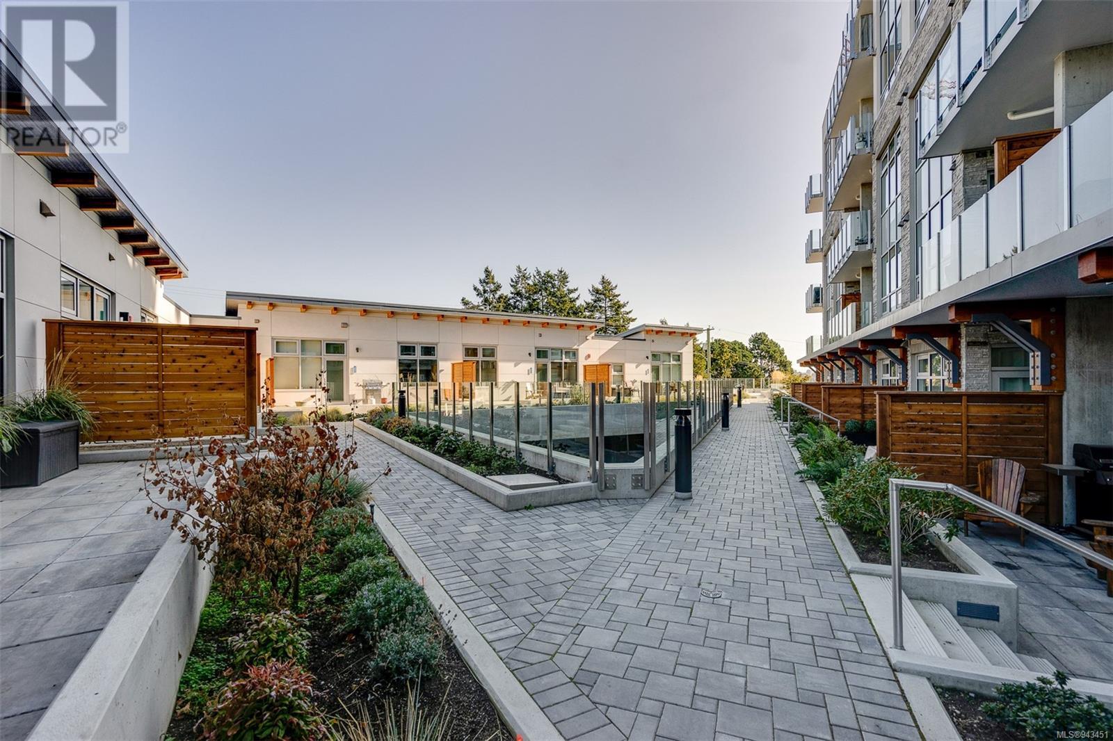 212-916 Lyall Street, Esquimalt, BC, V9A 5E6 - 21