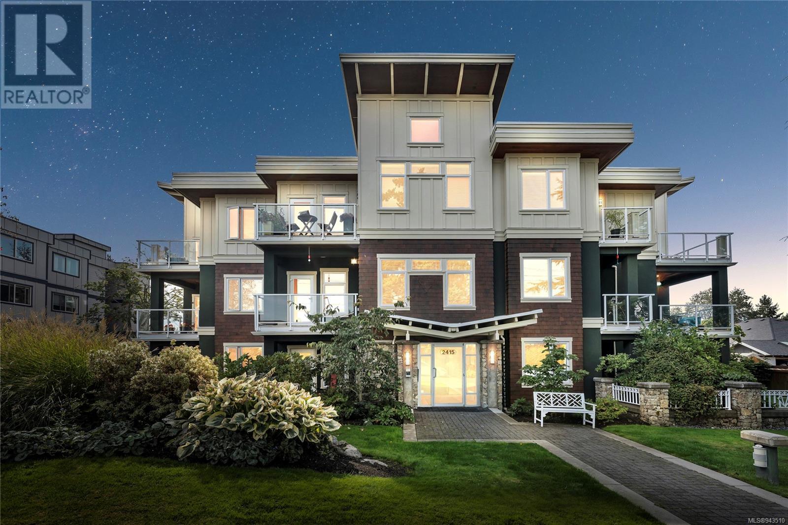 204-2415 Amherst Avenue, Sidney, BC, V8L 2H1