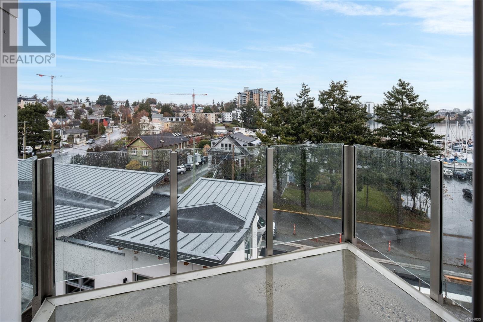 407-916 Lyall Street, Esquimalt, BC, V9A 5E6 - 25