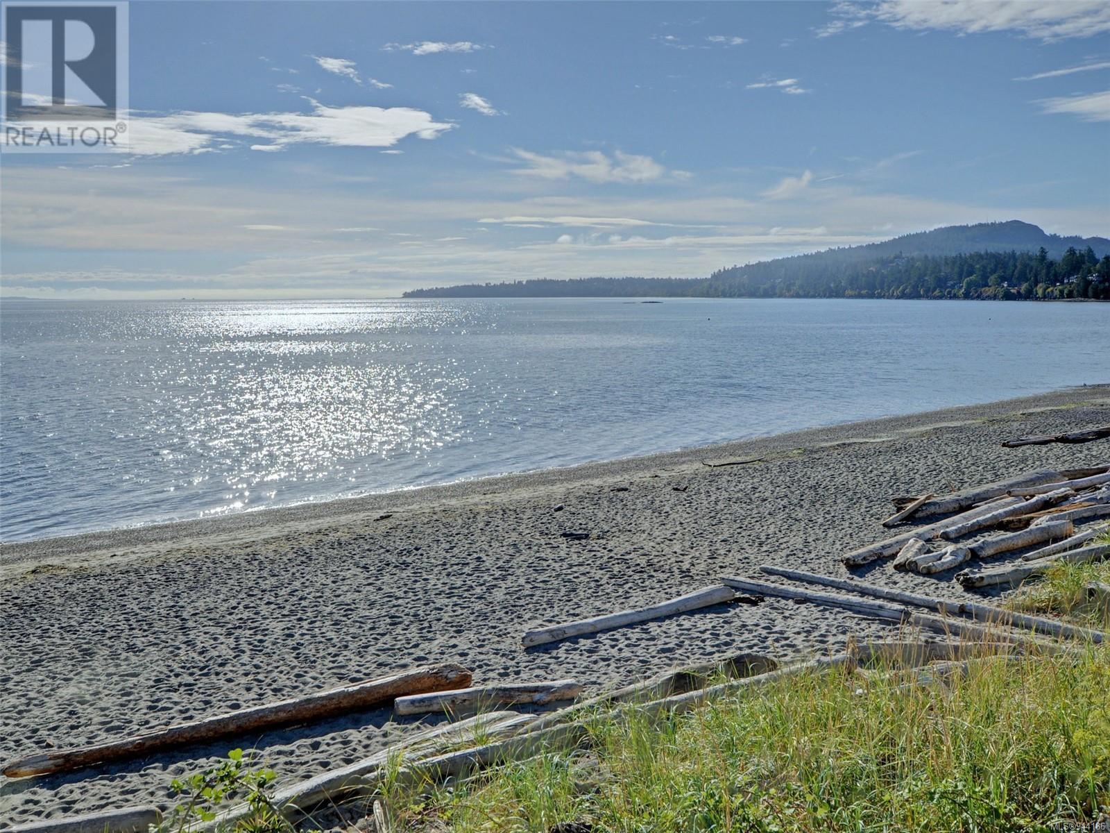 209-5110 Cordova Bay Road, Saanich, BC, V8Y 2K5