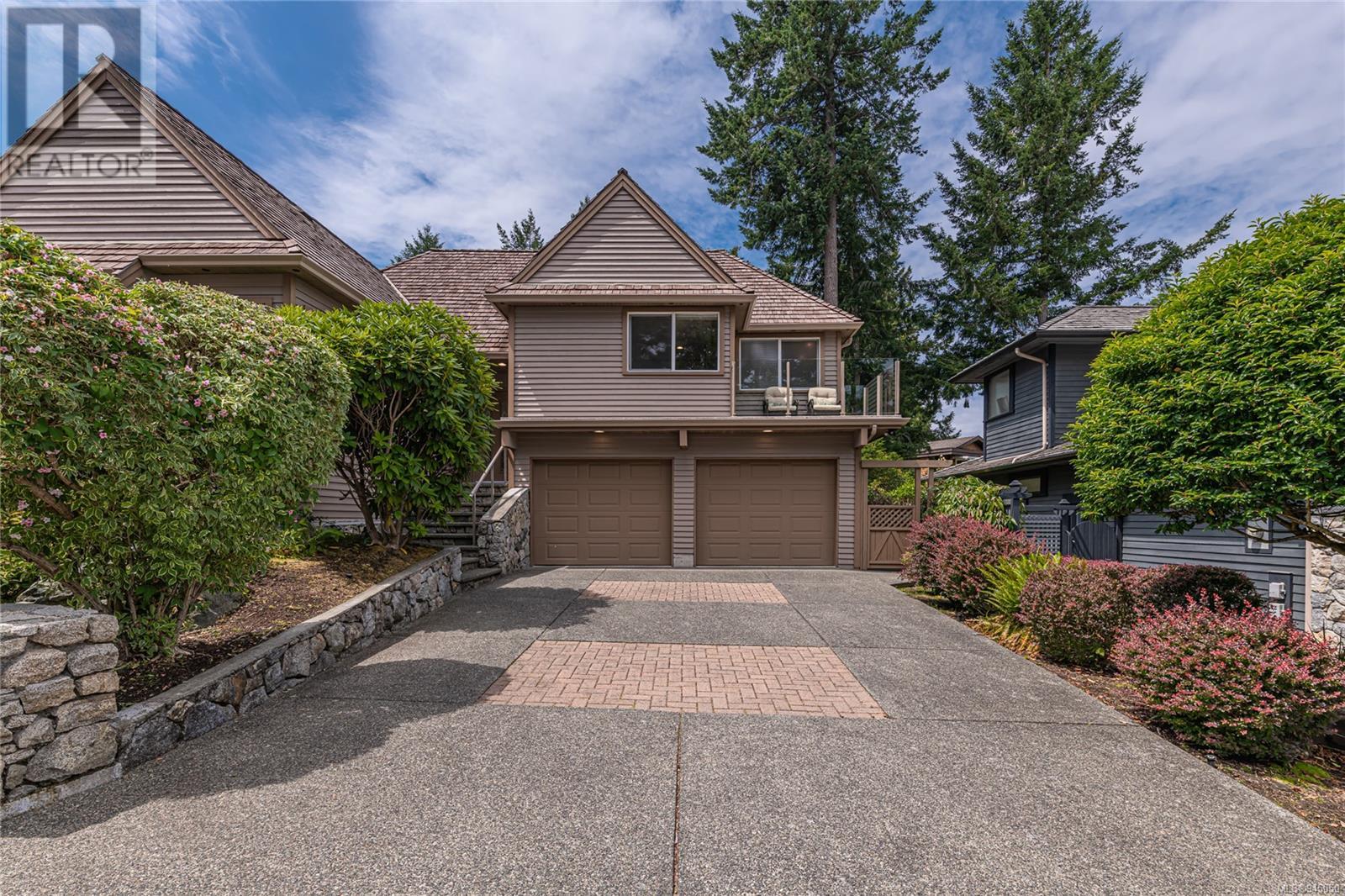 5300 Mynabird Lane, Saanich, BC, V8Y 2L3