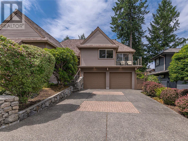 5300 Mynabird Lane, Saanich, BC, V8Y 2L3